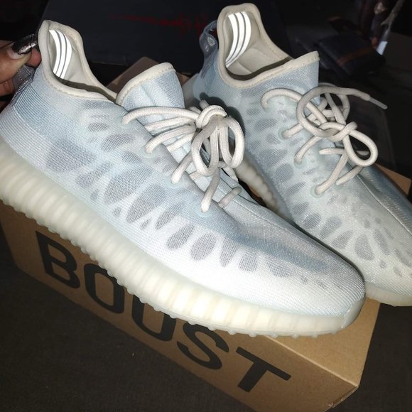 Yezzy 350 v2 mono ice